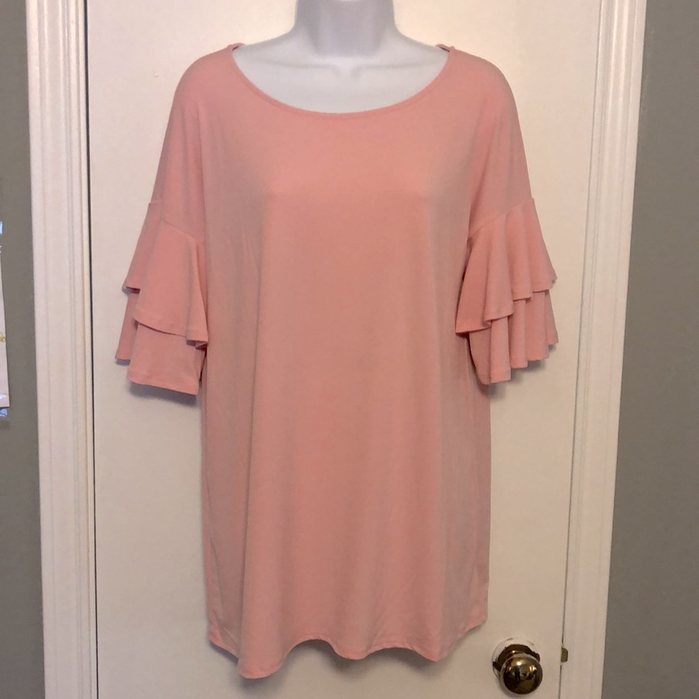 Ladies pink Zenana Outfitters top size Medium